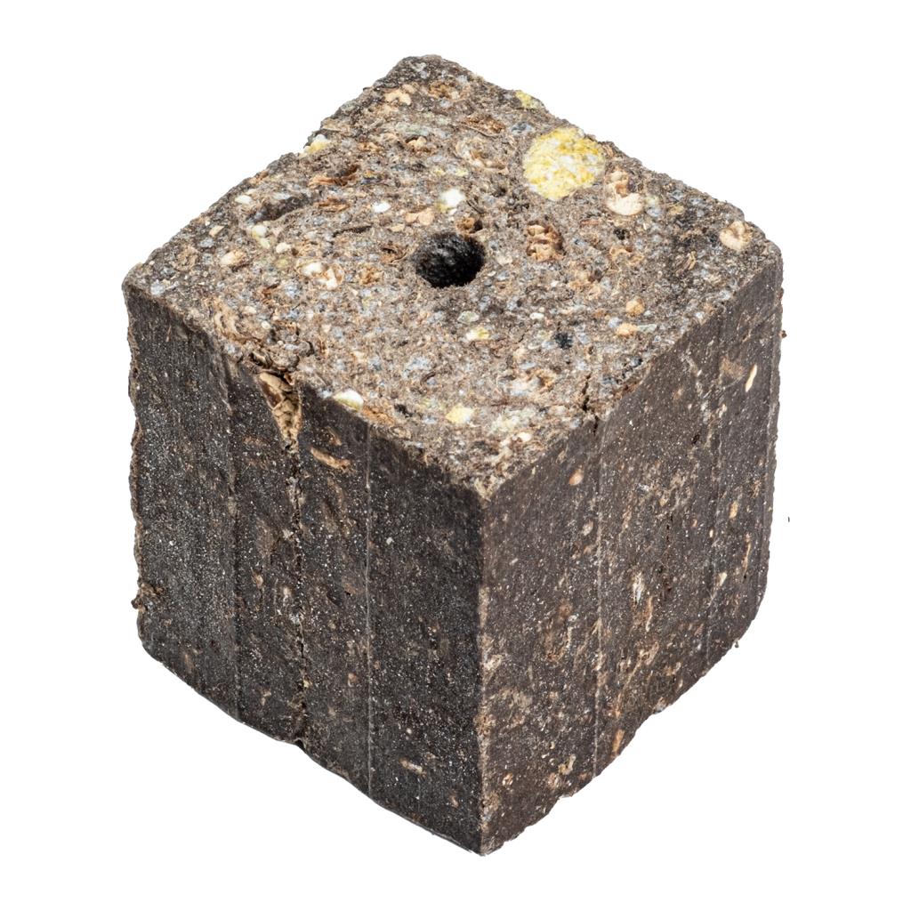 Sazan Yemi - Delikli Küspe - Ayçiçek - Kare - 30 Kg